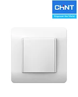 (NEW3-E) Розетка с/з со шторками с крышкой 16А IP44 белая CHINT