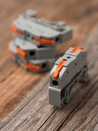 Клемма проходная СК-412-2 на дин-рейку 2полюса (0.5-4мм) HLT